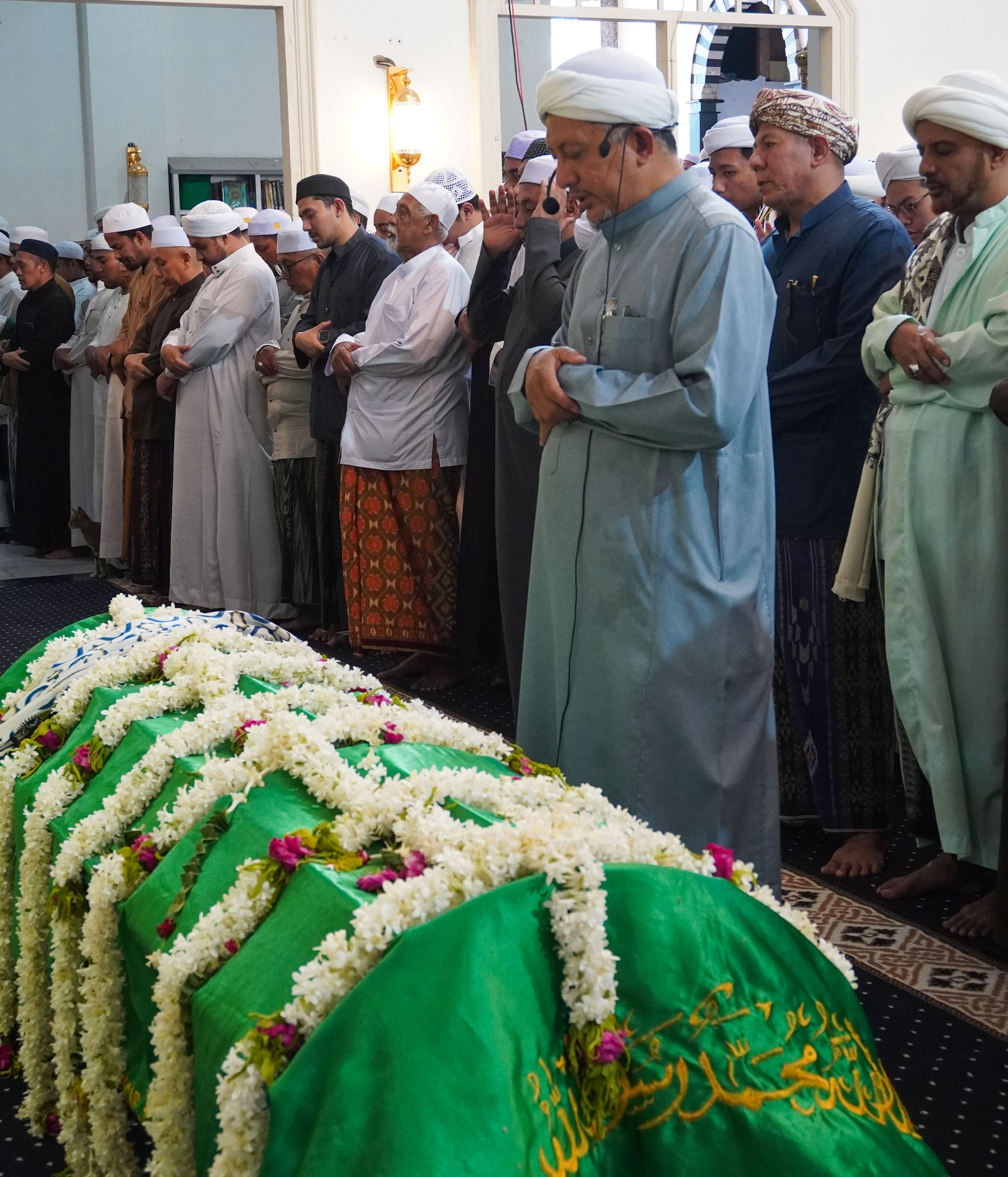 Dalwa Berduka ! Ustadzah Dr. Jauharoh Wafat, Para Santri Padati Salat Jenazah di Masjid Baitul Ghaffar